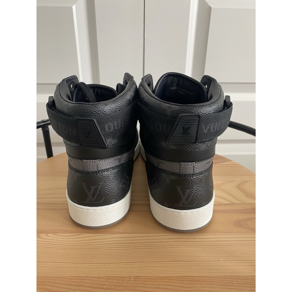 Used Louis Vuitton rivoli sneaker boot. Size 9. - Picture 5 of 7